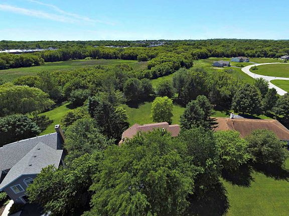 2nd image of 571 N Sharon Dr