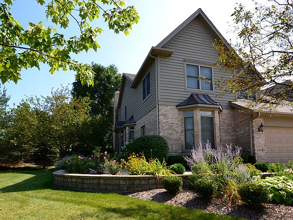 2nd image of 928 Oak Crest Ln
