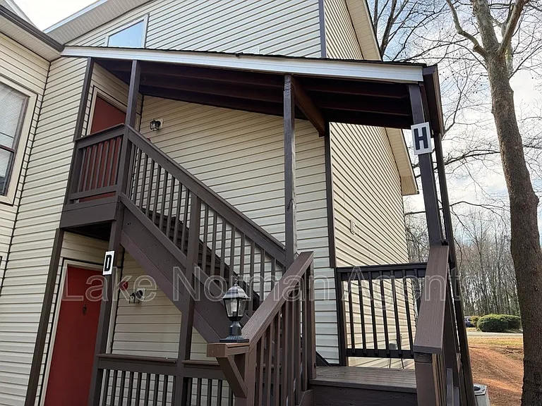 4617 Sharon Chase Dr #H — Photo 2