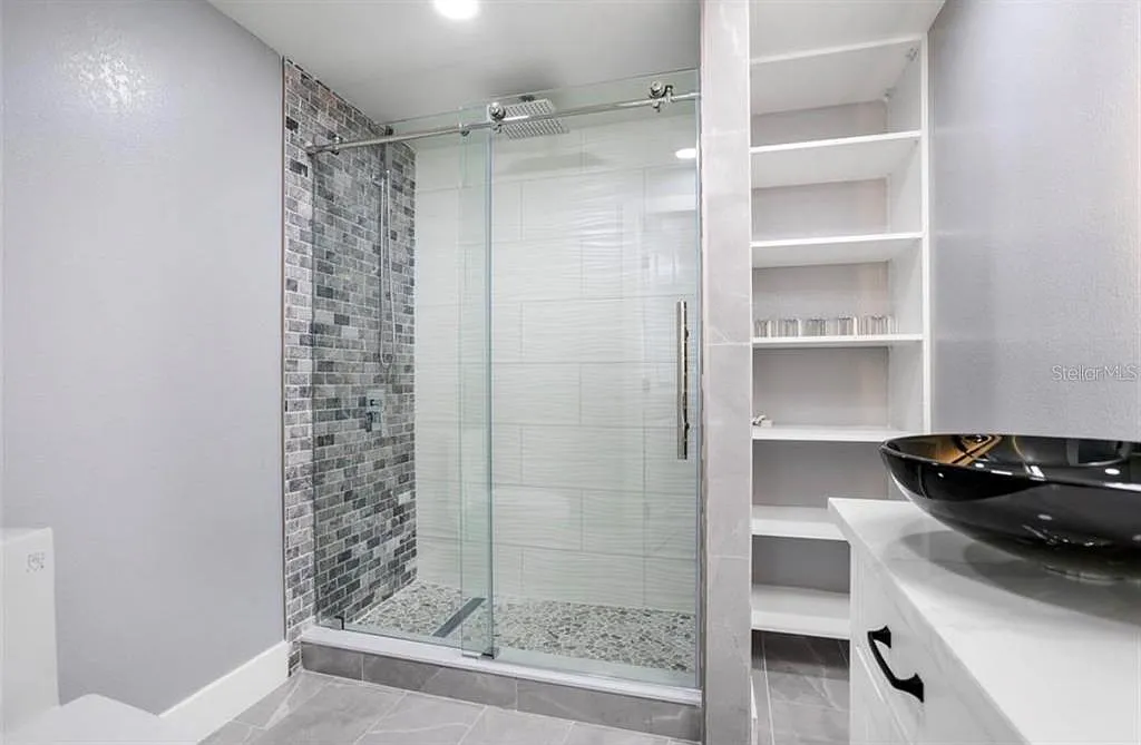 2 bed, 1.0 bath, 624 sqft, $2,550 — Photo 4