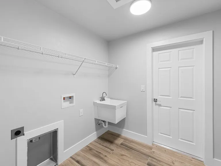 6151 Hershey Ave — Photo 27