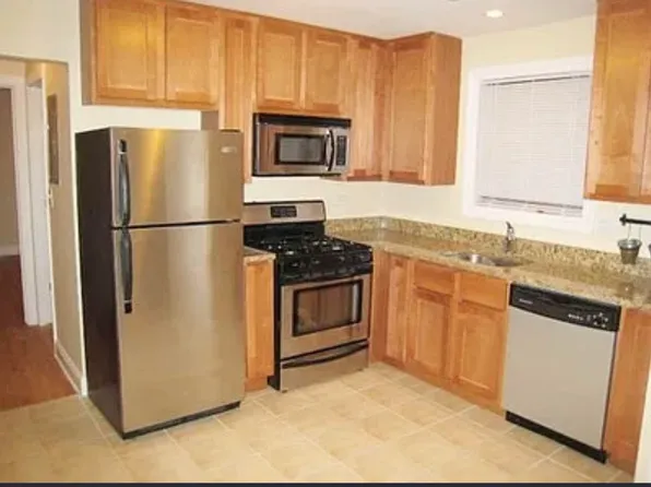 1348 W Chase Ave APT 3, Chicago, IL 60626