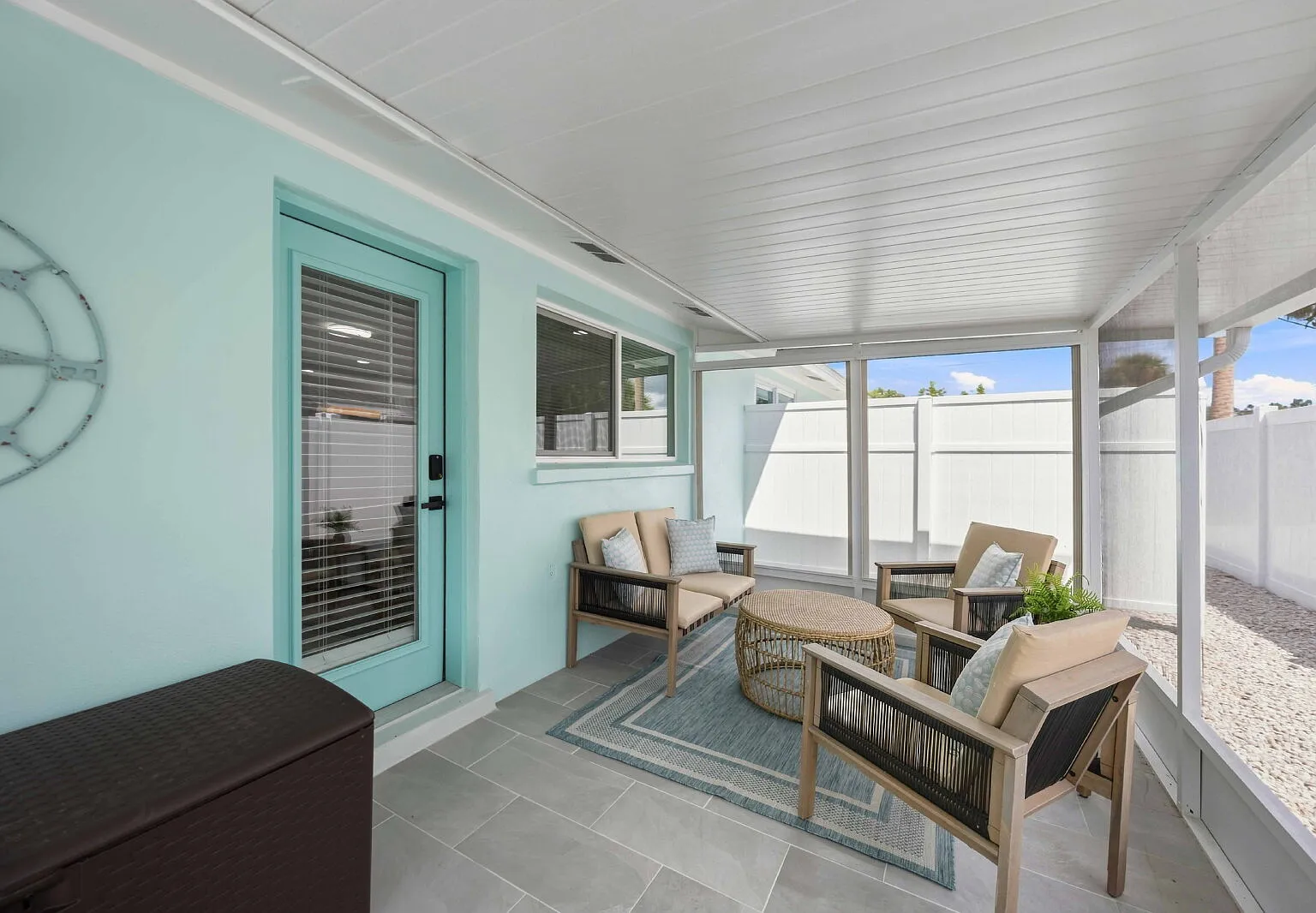 2 bed, 1.0 bath, 800 sqft, $2,500 — Photo 2