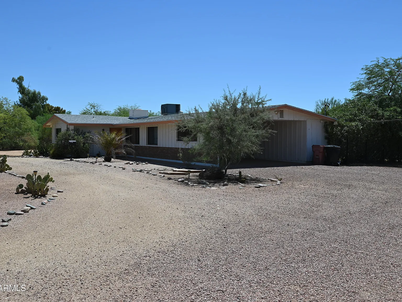 3 bed, 2.0 bath, 1622 sqft, $2,995 — Photo 1