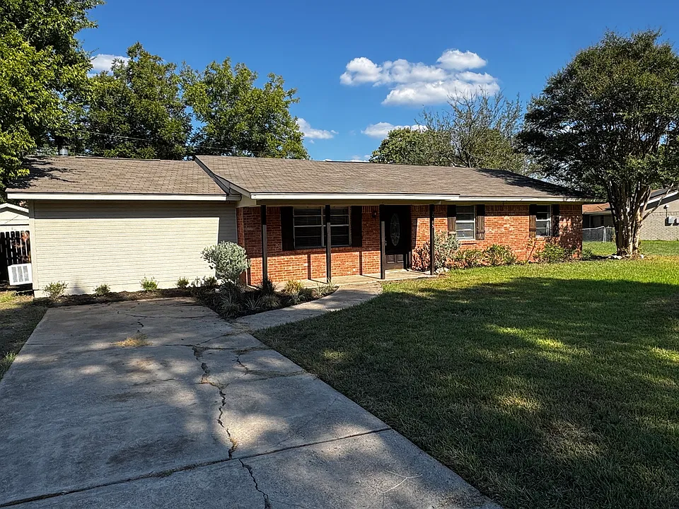 3515 Kings Cir