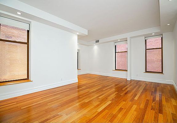 3rd image of 154 W 70th St APT 6G