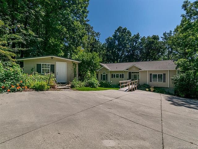 1st image of 29 McMillan Dr