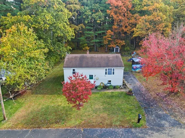 14 Pinewood Ln, Westfield, MA 01085
