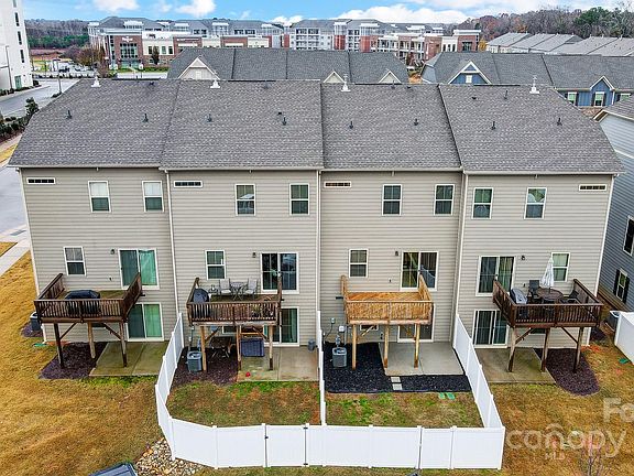 4th image of 104 Helm Ln #C