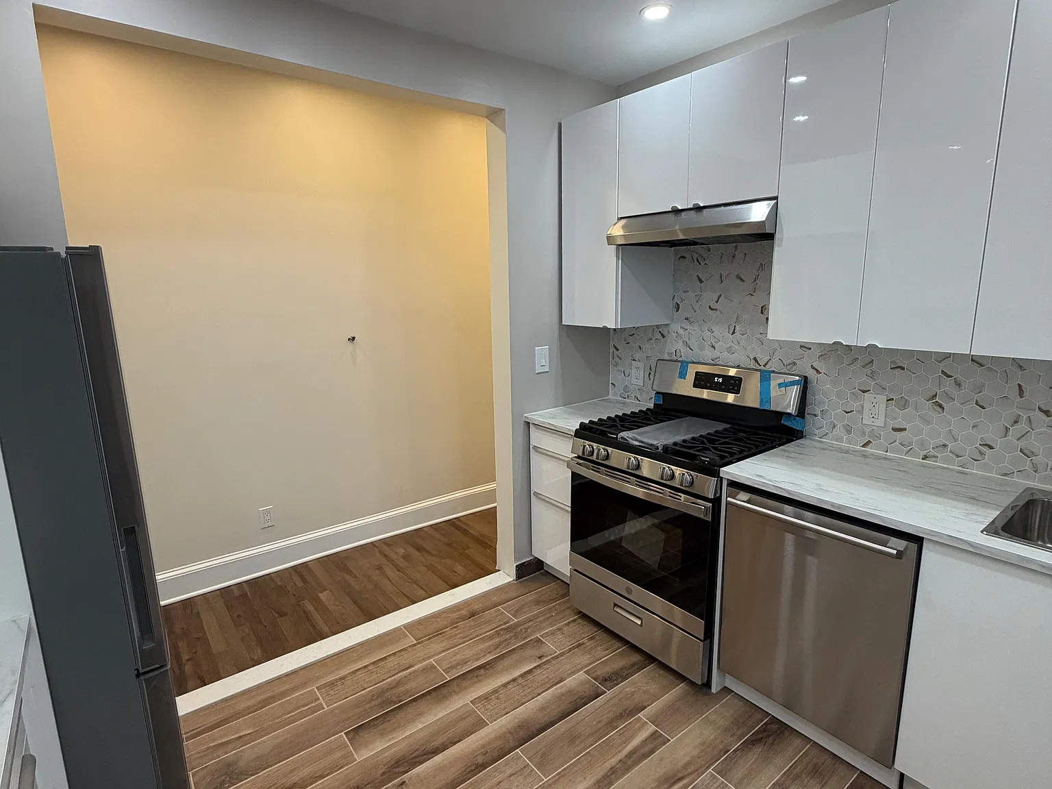 272 Hancock Ave — Photo 2