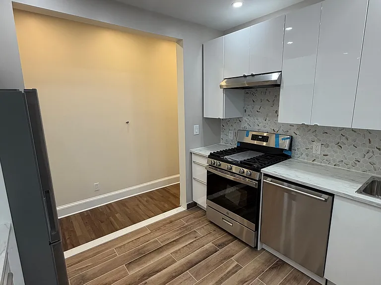 272 Hancock Ave #1 — Photo 2