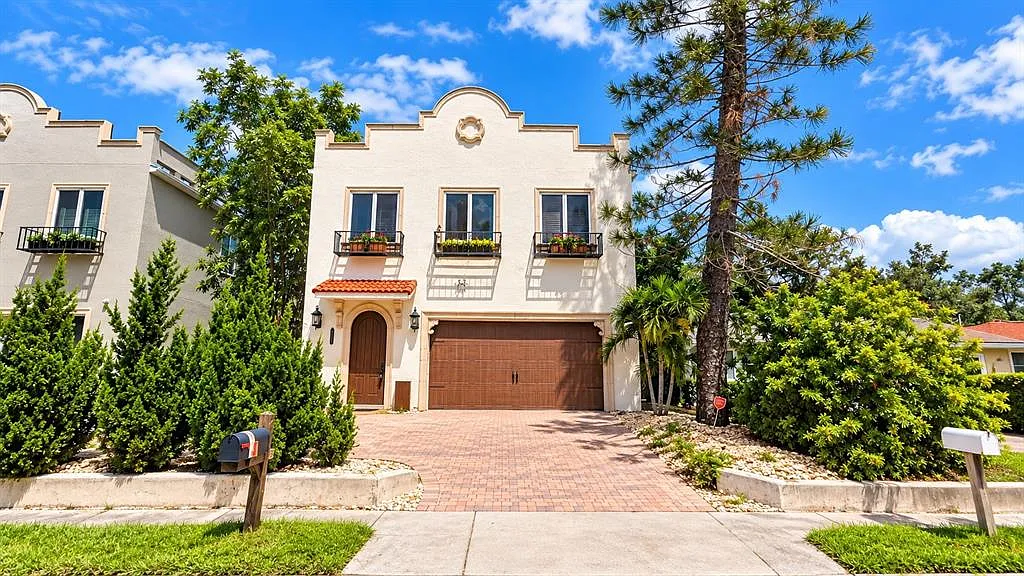 4 bed, 3.0 bath, 2103 sqft, $4,500 — Photo 1