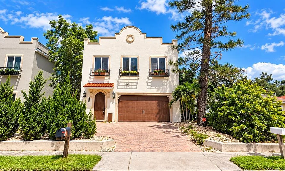 2225 Bahia Vista St