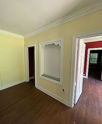 4th image of 4321 Park Ave