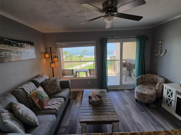 9520 Seawall Blvd APT 216, Galveston, TX 77554