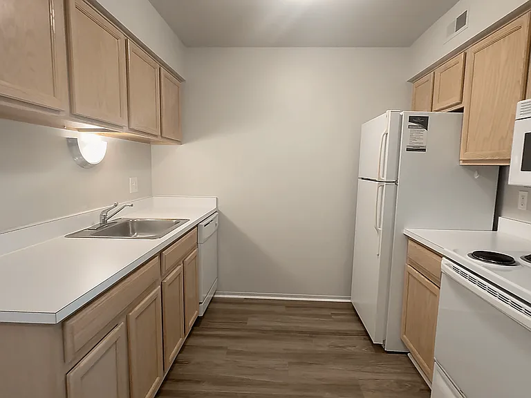 Prentiss Pointe Apartments — Photo 203