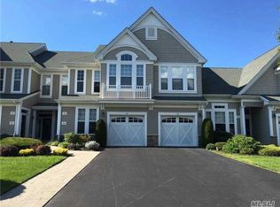 103 Symphony Dr, Lake Grove, NY 11755