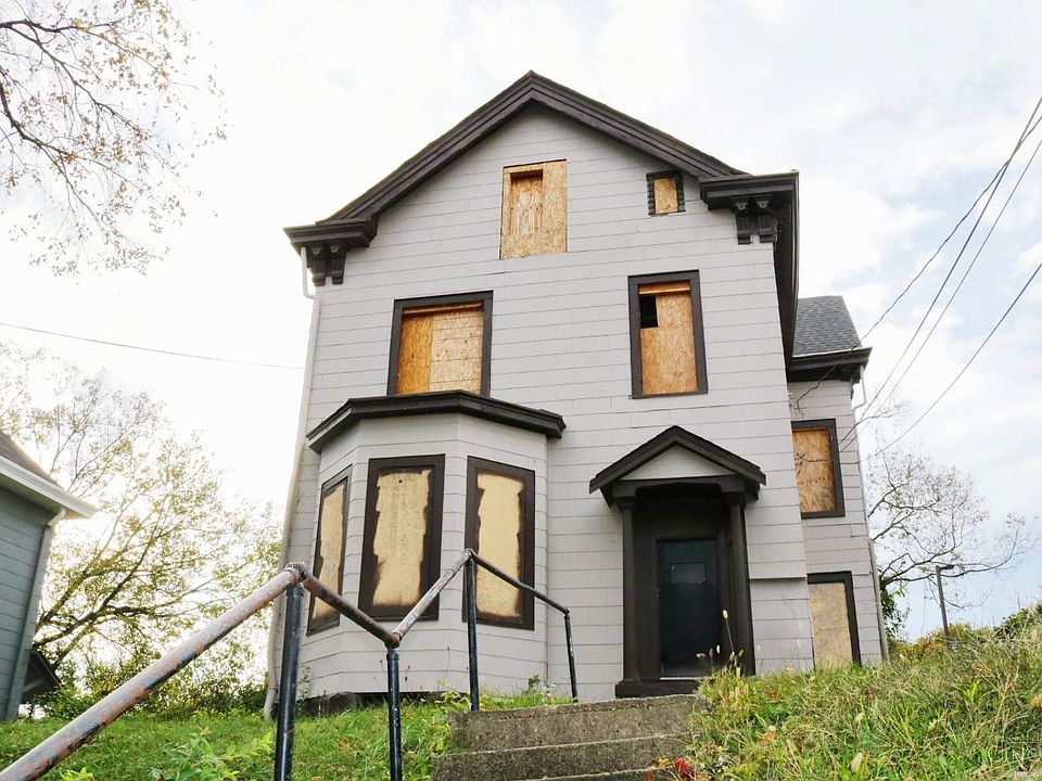 2nd image of 963 Fairbanks Ave