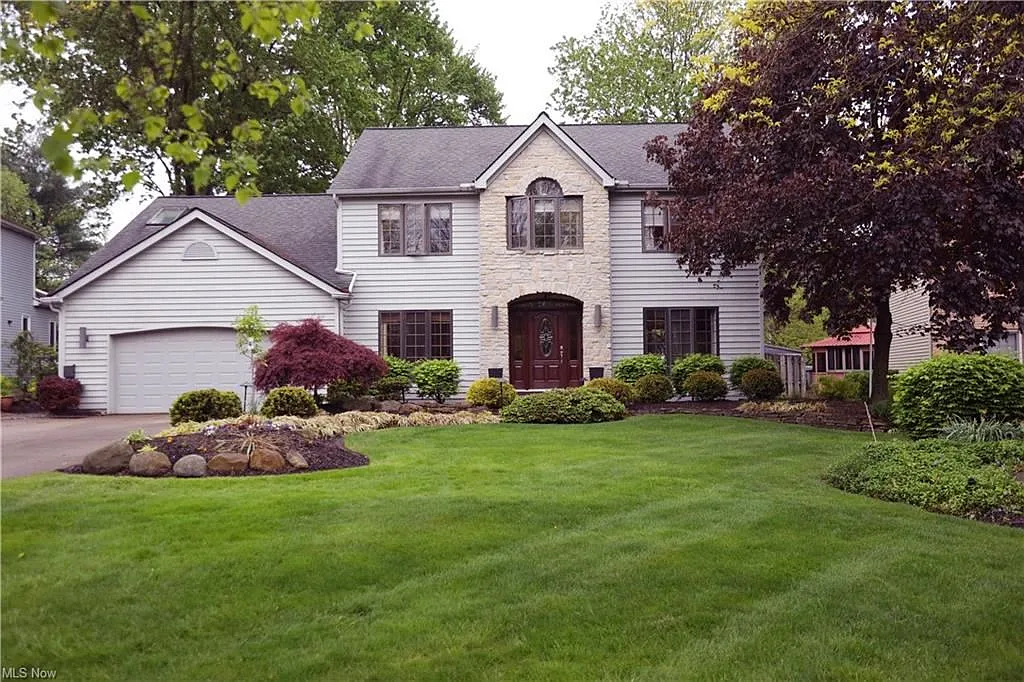 5610 Pheasants Walk Dr photo 1