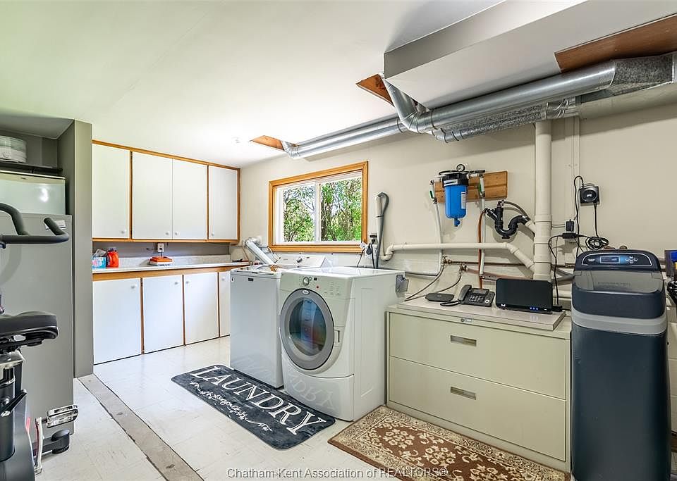 25th image of 21095 Victoria Rd