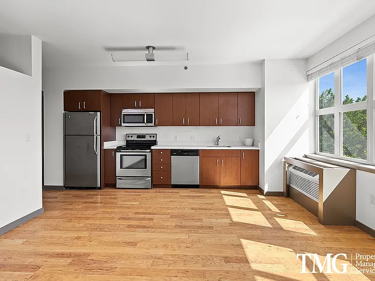 Corbett Heights Apartment Homes — Photo 43