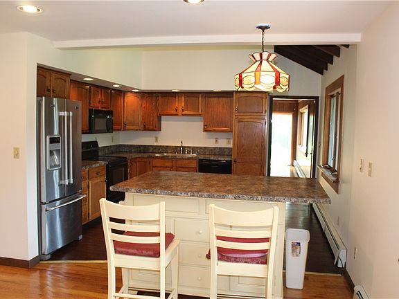 5th image of 274 Crest Dr