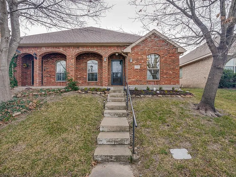 2153 Colby Ln #2153 — Photo 2