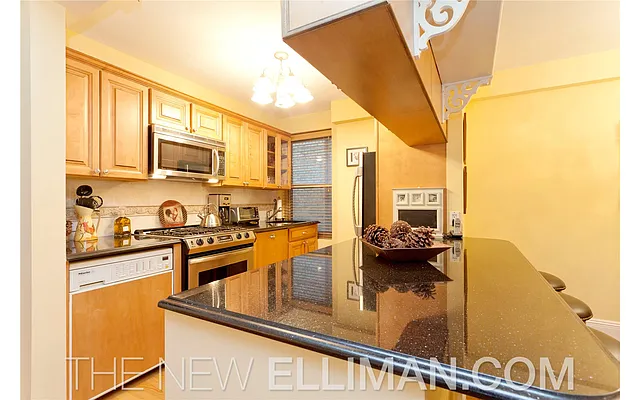 Sold by Douglas Elliman | media 16