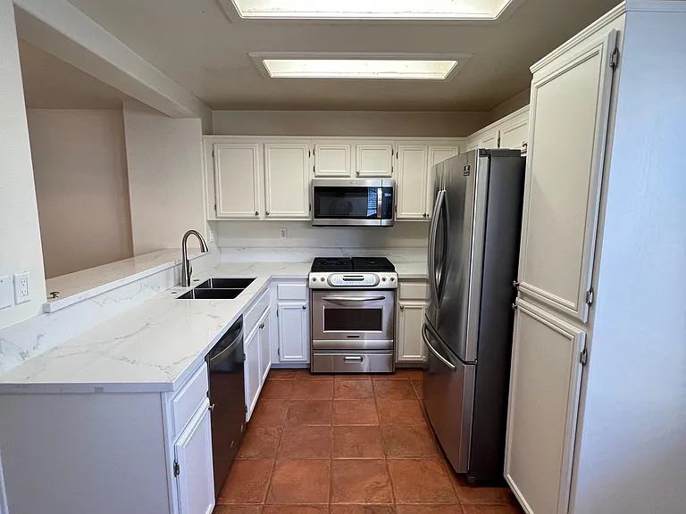 10266 Wateridge Cir #225 — Photo 6