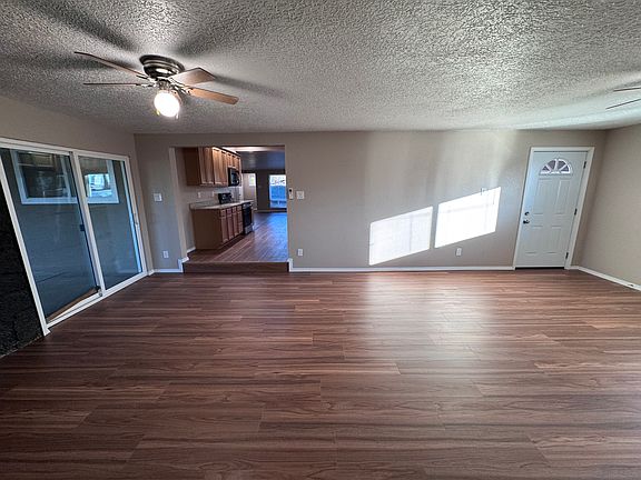 4th image of 11427 Angelina Pl NE