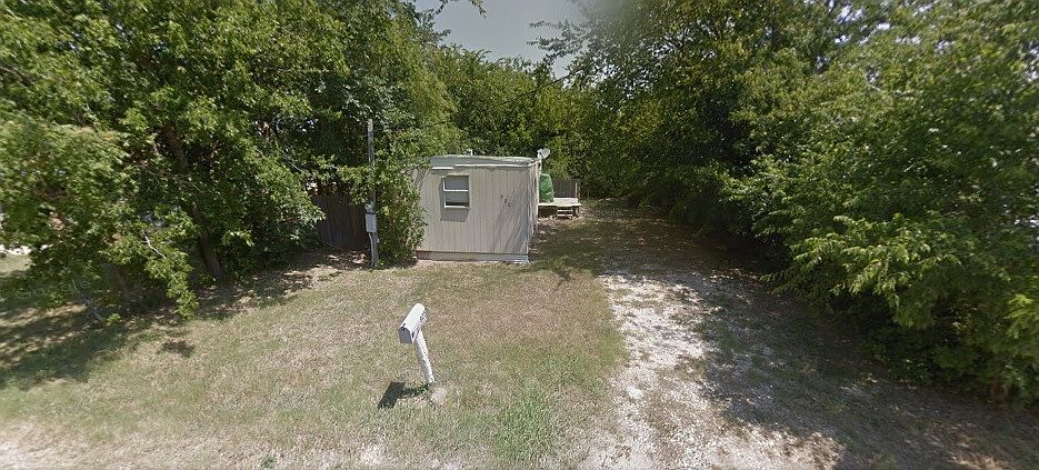 1st image of 805 W Davis Ave