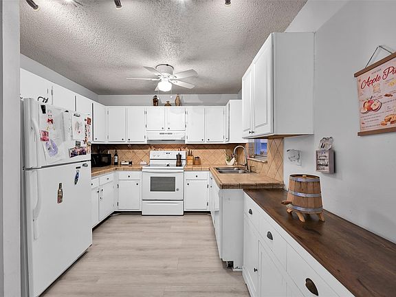 5th image of 4408 NW 4th Ave #2760
