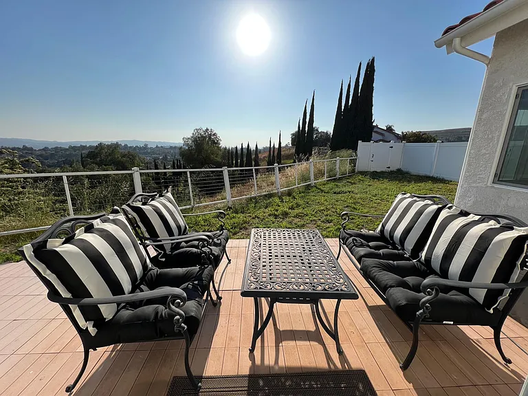 19044 Summit Ridge Dr — Photo 32