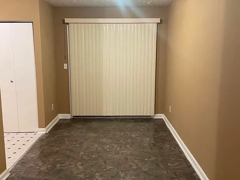 5133 Galbraith Cir — Photo 36