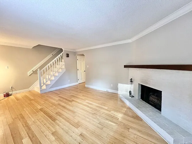5604 Hamstead Xing — Photo 3