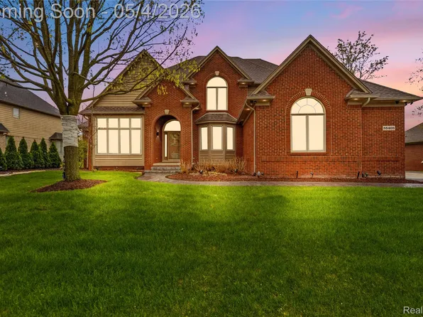 55405 Whitney Dr, Shelby Township, MI 48315