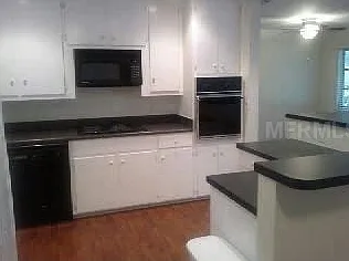 2711 Lynnhurst St — Photo 3