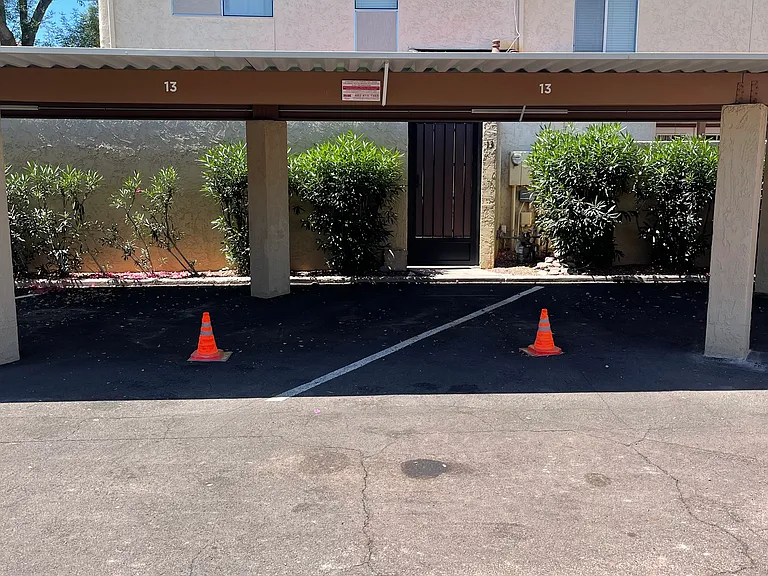 Parking/back of unit