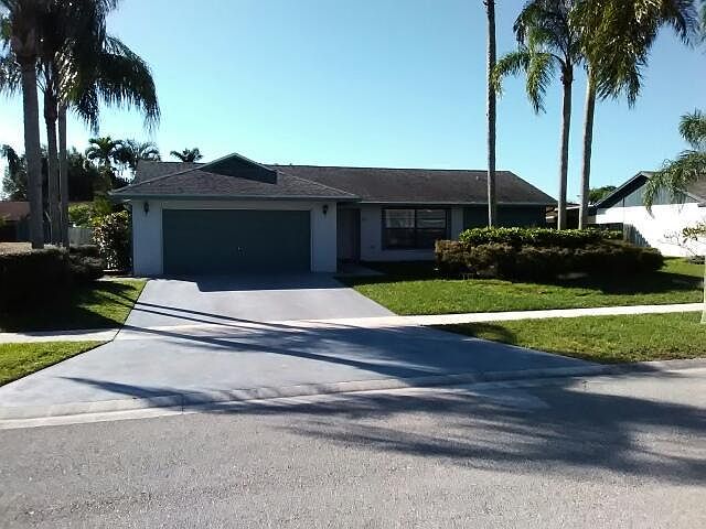 1st image of 157 Parkwood Dr