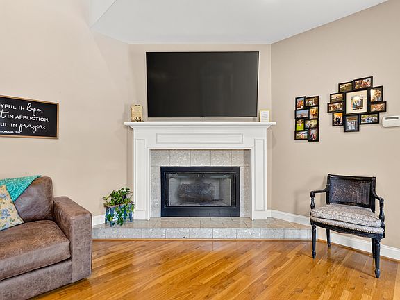 5th image of 238 Magnolia Cir