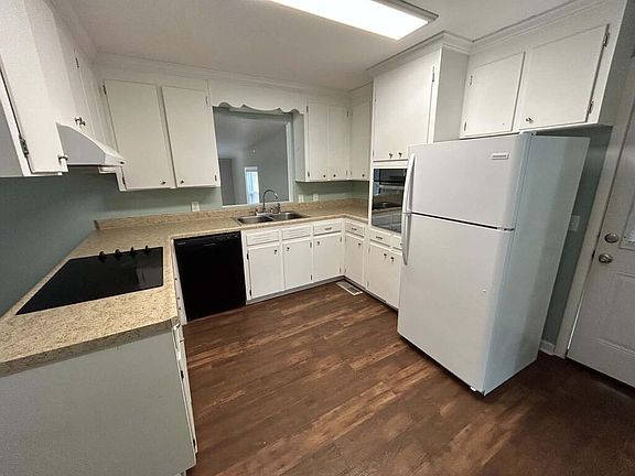 3rd image of 1602 Randall Rd