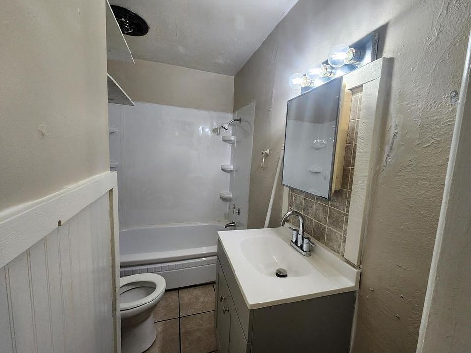 2nd image of 511 E Cherry St APT 7