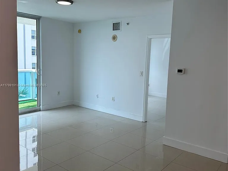 9201 Collins Ave #524 — Photo 5