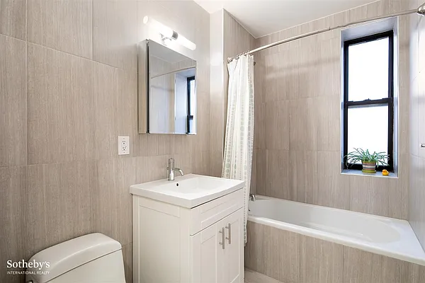 Sold by Sotheby's International Realty | media 7