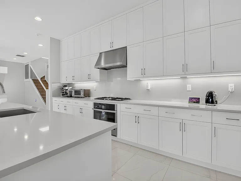 8270 Essex Country Club Dr — Photo 17