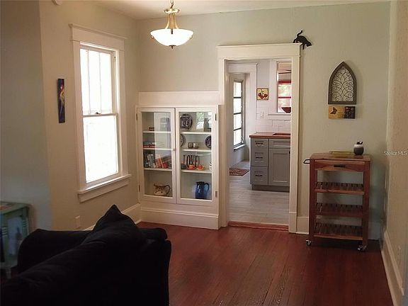 5th image of 320 N Rhodes St