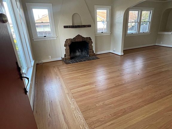 3rd image of 526 E Evelyn Ave