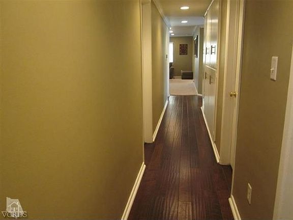 3rd image of 220 Longridge Ct