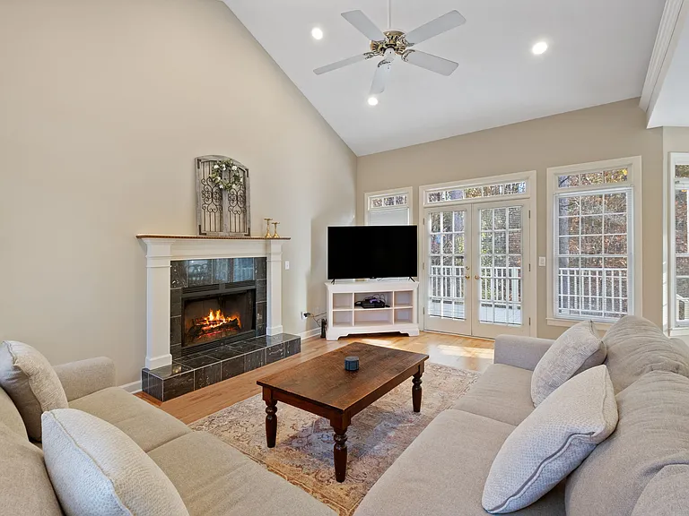2293 Camden Dr SW — Photo 12