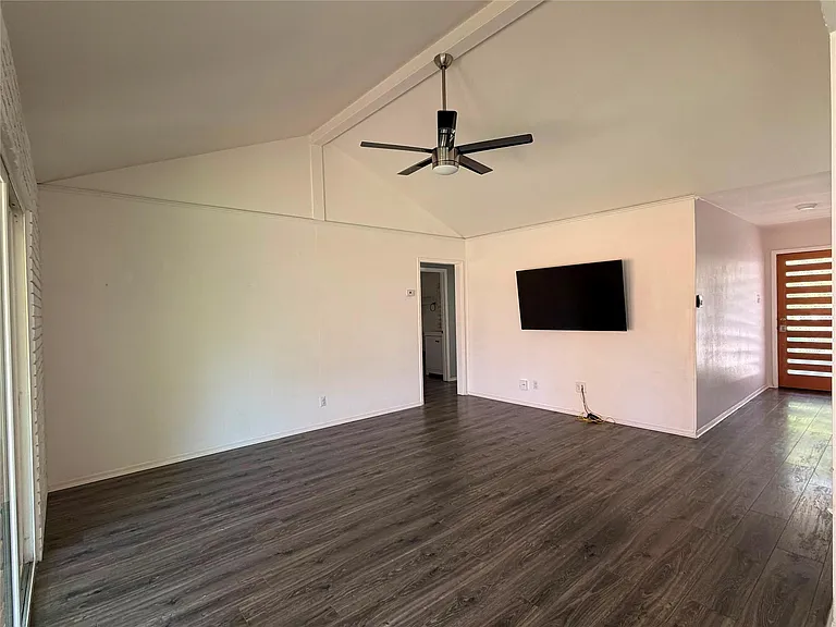 2518 Cockburn Dr — Photo 3